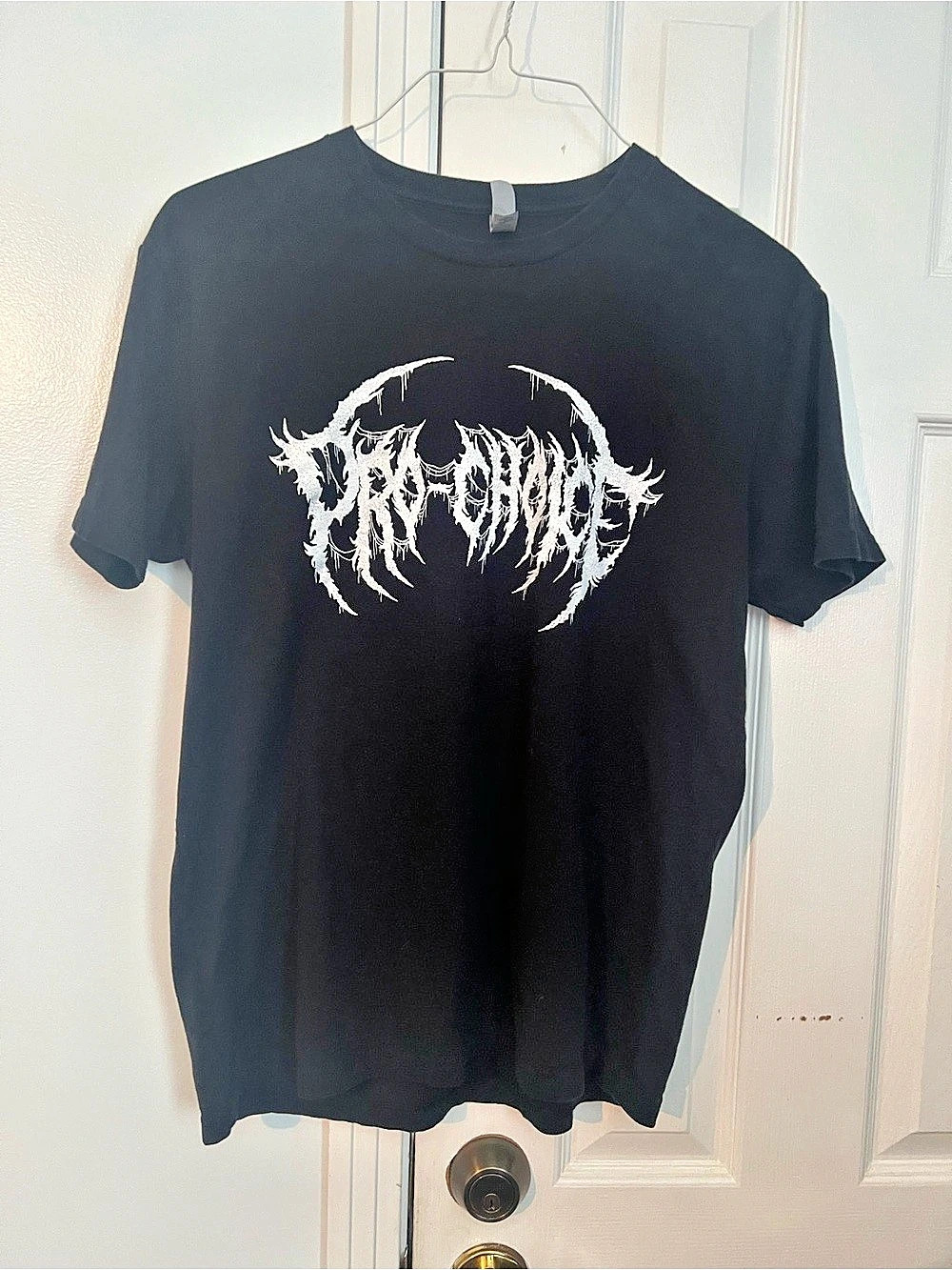 Graphic Short Sleeve Tee in Black Like New